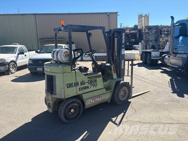 Clark GPX25 Targoncák-Egyéb