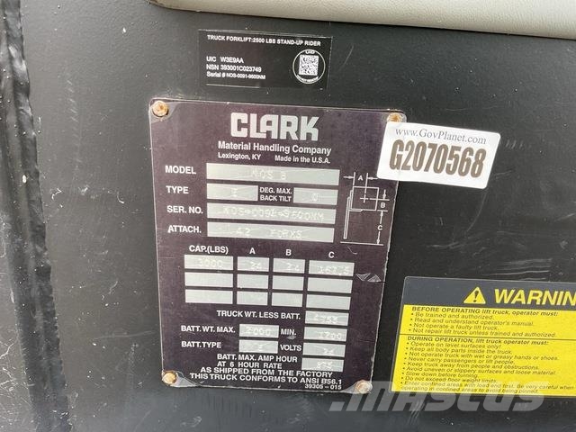 Clark NOS B Srednje dizajući komisioni viljuškar