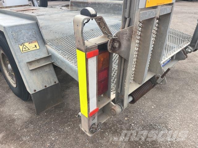 Cobbco Fabrications Vehicle transport trailers