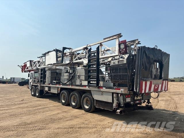  Crane Carrier Camiones de perforación móvil