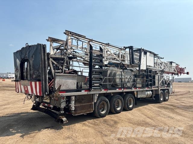  Crane Carrier Camiones de perforación móvil