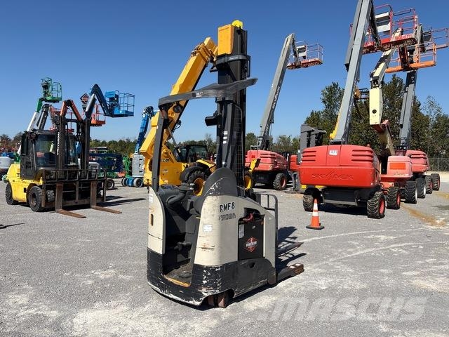 Crown RMD6095S-32 Skyvemasttruck