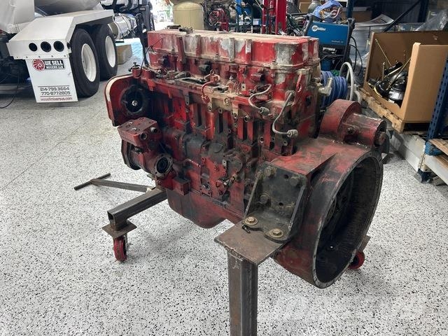 Cummins エンジン