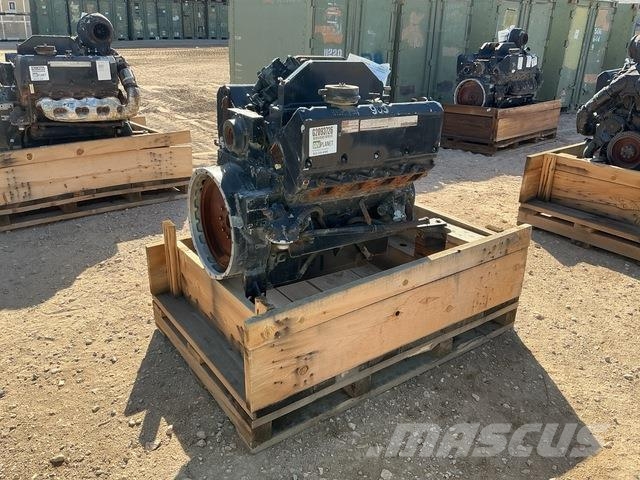Cummins VTA903-T600 (BIGCAM) エンジン