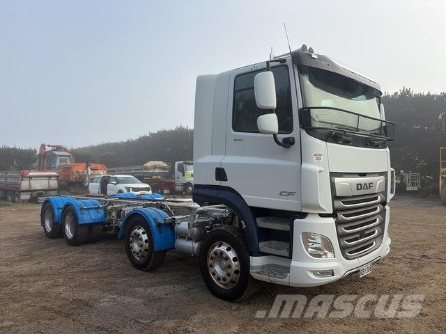 DAF CF 530 Camiões de chassis e cabine