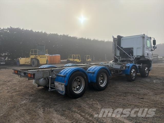 DAF CF 530 Camiões de chassis e cabine