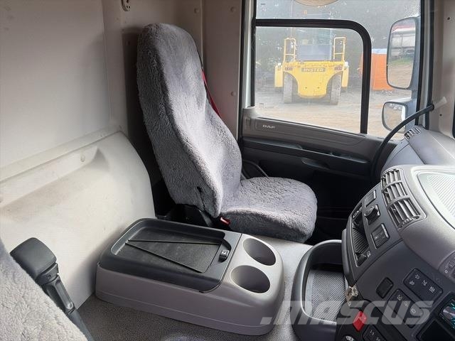 DAF CF 530 Camiões de chassis e cabine