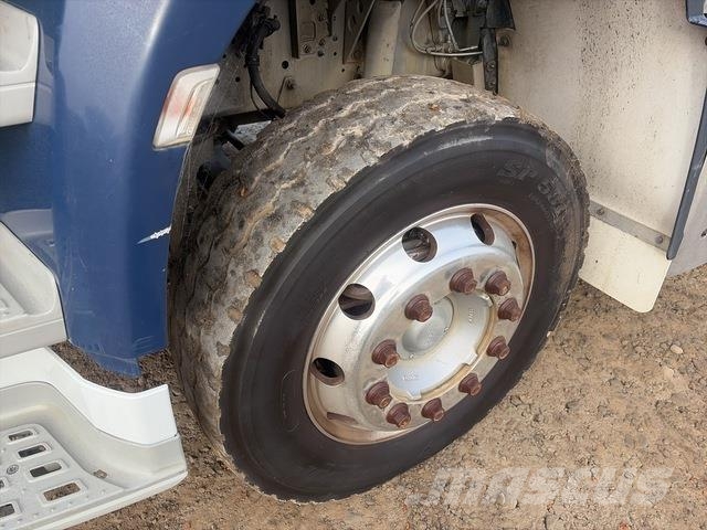 DAF CF 530 Camiões de chassis e cabine