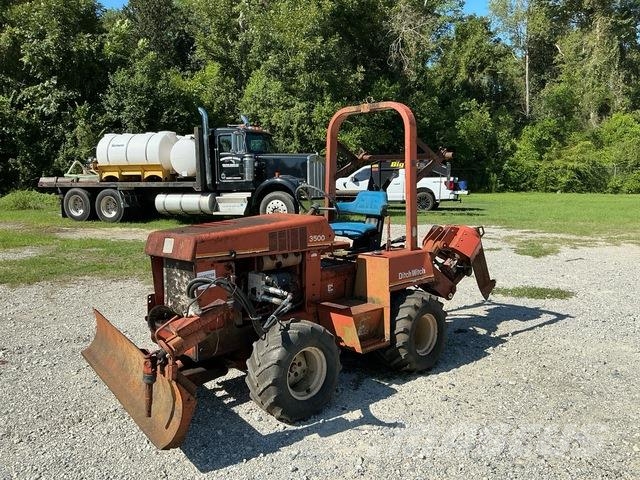 Ditch Witch 3500 DDLSB Pipelayer dozers