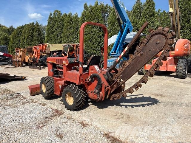 Ditch Witch 3700DD 트렌처