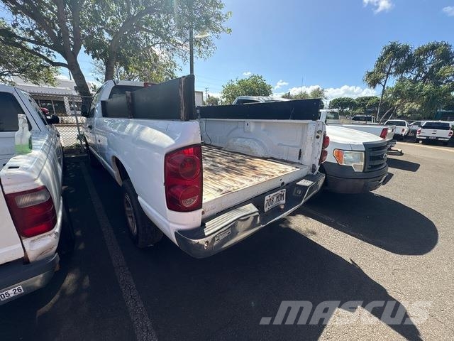 Dodge Ram 1500 Caja abierta/laterales abatibles