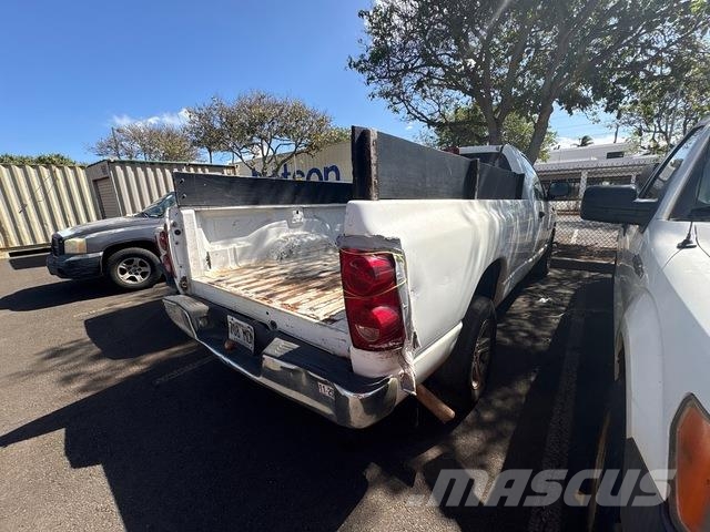 Dodge Ram 1500 Caja abierta/laterales abatibles