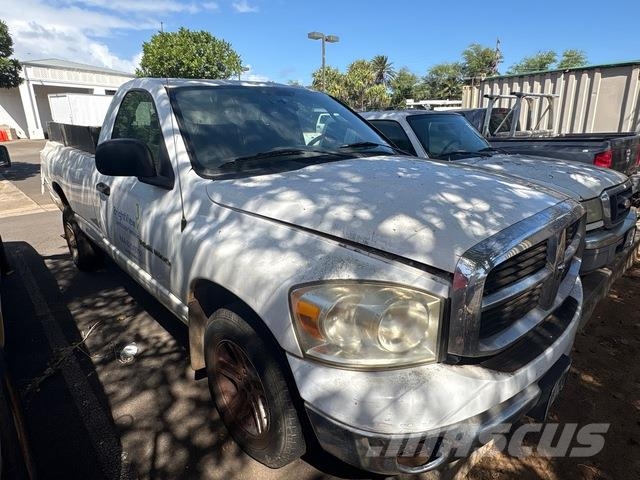 Dodge Ram 1500 Caja abierta/laterales abatibles