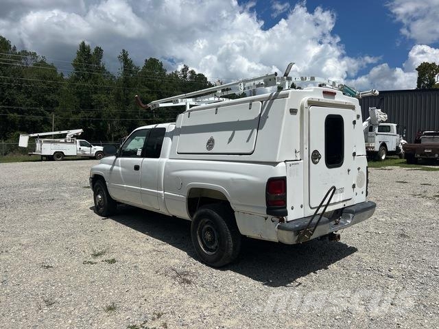 Dodge Ram 2500 شاحنات خفيفة/مفصلية الجوانب