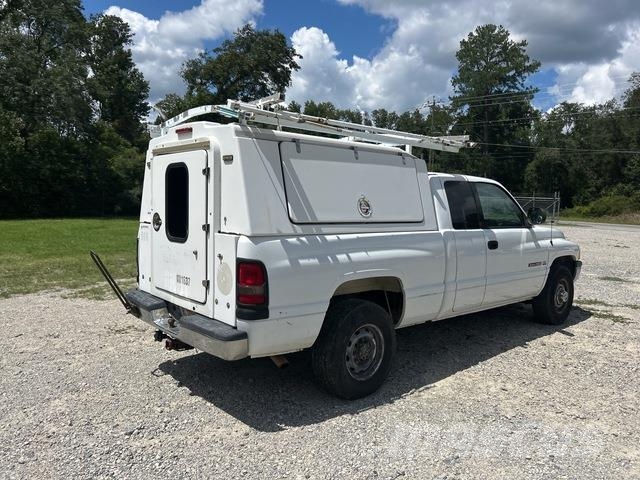 Dodge Ram 2500 شاحنات خفيفة/مفصلية الجوانب