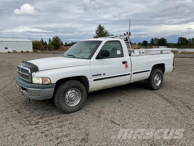 Dodge Ram 2500 Laramie SLT Lava-autot