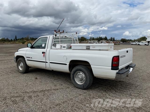 Dodge Ram 2500 Laramie SLT Lava-autot