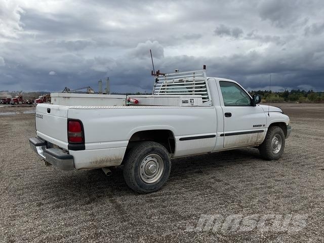 Dodge Ram 2500 Laramie SLT Lava-autot