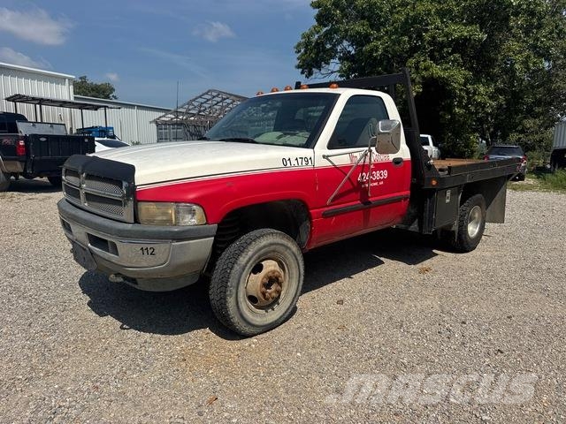 Dodge Ram 3500 شاحنات مسطحة/مفصلية الجوانب