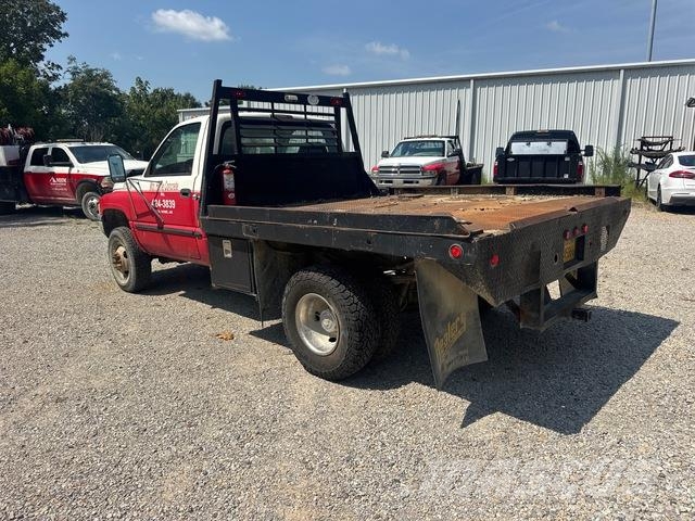 Dodge Ram 3500 شاحنات مسطحة/مفصلية الجوانب