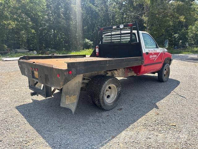 Dodge Ram 3500 شاحنات مسطحة/مفصلية الجوانب