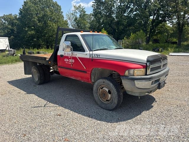 Dodge Ram 3500 شاحنات مسطحة/مفصلية الجوانب