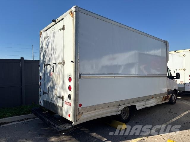 Dodge Sprinter 3500 شاحنات ذات هيكل صندوقي
