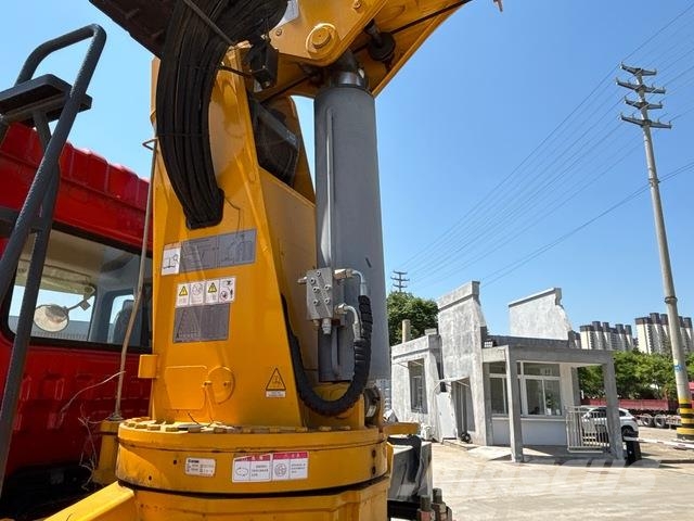 Dongfeng Kamioni sa kranom