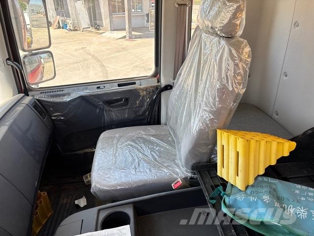 Dongfeng Kamioni sa kranom