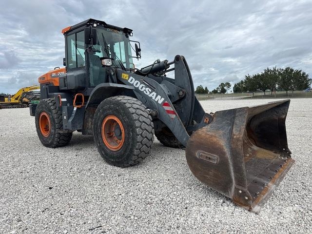 Doosan DL220-7 لوادر بعجل