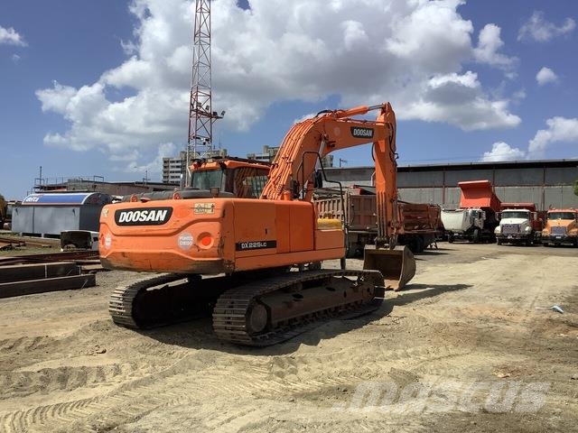 Doosan DX225 Excavadoras sobre orugas