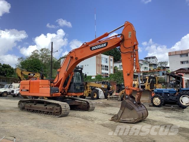 Doosan DX225 Excavadoras sobre orugas
