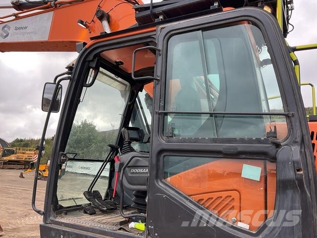 Doosan DX300LC-7 Crawler excavators