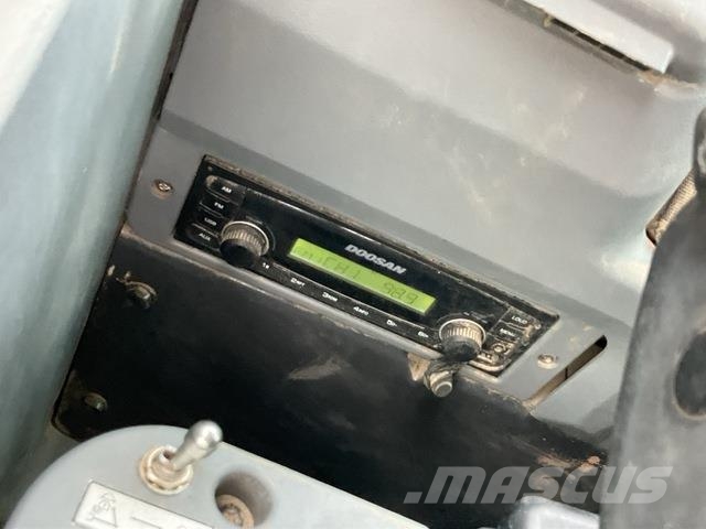 Doosan DX300LC-7 Crawler excavators