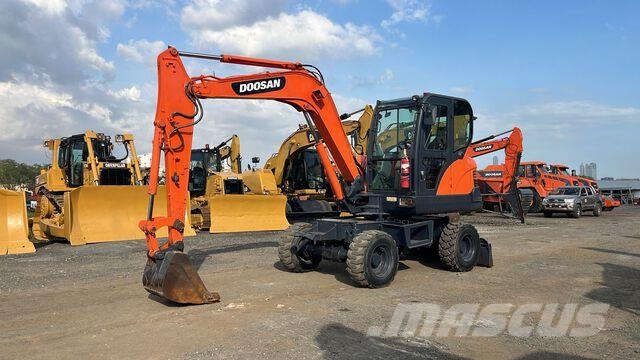 Doosan DX55W Εκσκαφείς με τροχούς - λάστιχα