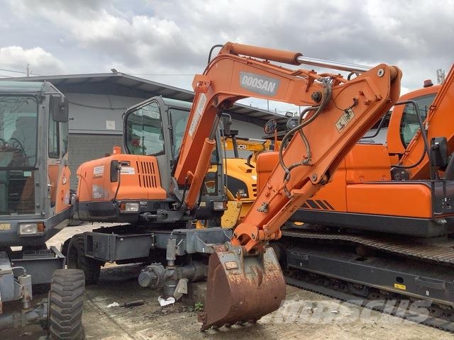 Doosan DX55W Bagri na kolesih