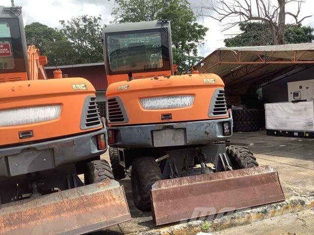 Doosan DX55W Bagri na kolesih