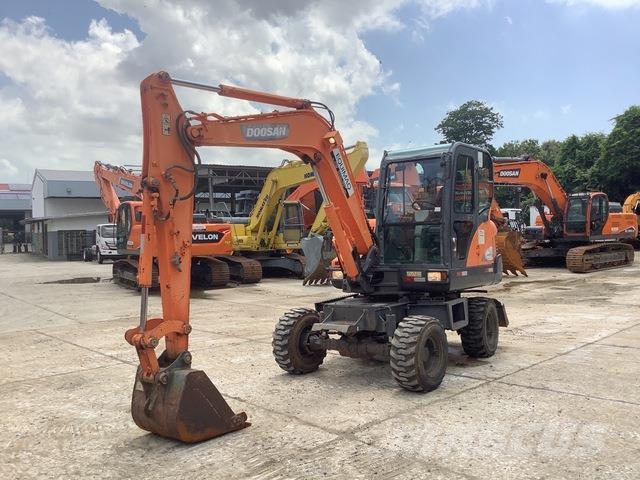 Doosan DX55W Gravemaskiner på hjul