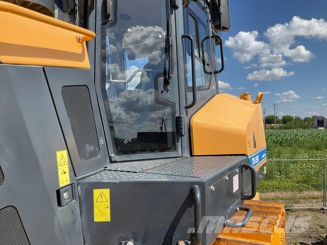 Dressta TD25M Buldozer sobre oruga