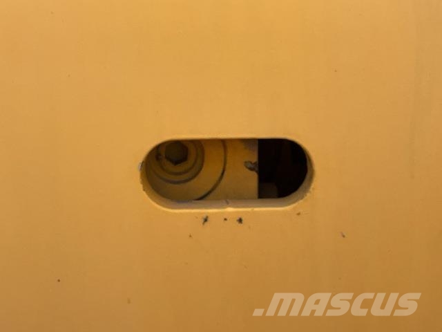 Dressta TD25M Buldozer sobre oruga