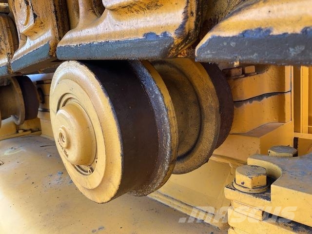 Dressta TD25M Buldozer sobre oruga