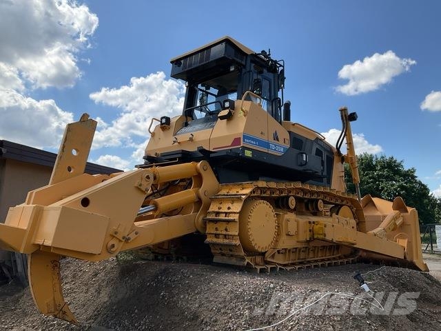 Dressta TD25M Buldozer sobre oruga