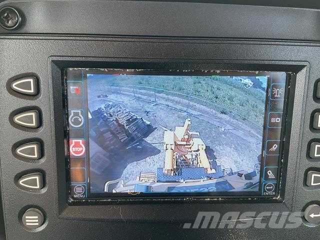 Dressta TD25M Buldozer sobre oruga