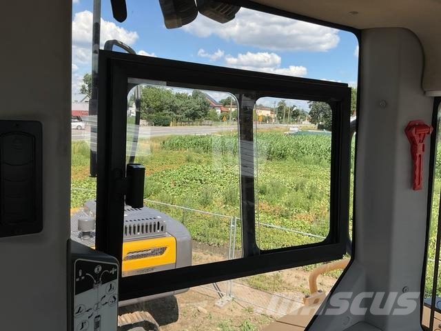 Dressta TD25M Buldozer sobre oruga