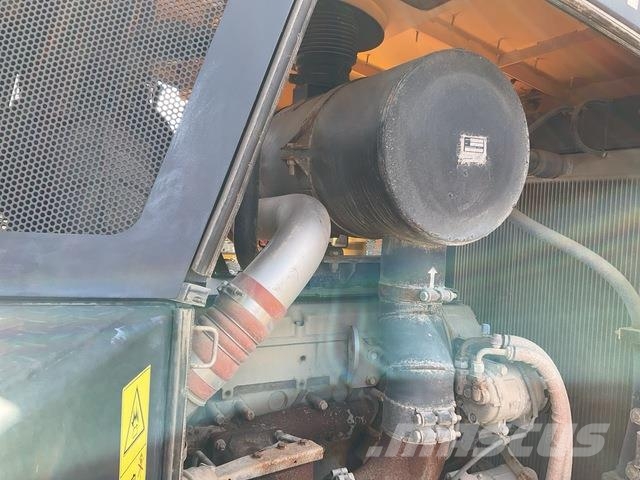 Dressta TD25M Buldozer sobre oruga