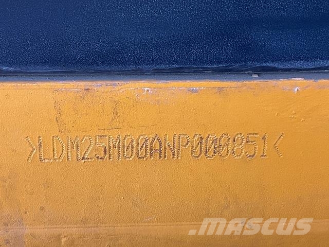 Dressta TD25M Buldozer sobre oruga