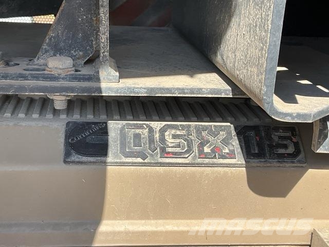 Dressta TD25M Buldozer sobre oruga