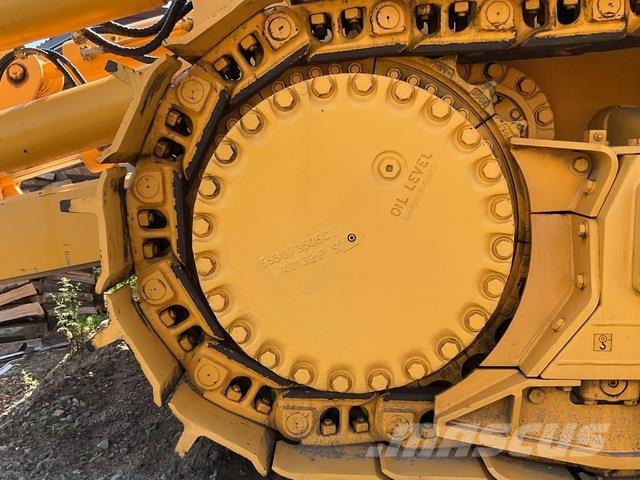 Dressta TD25M Buldozer sobre oruga