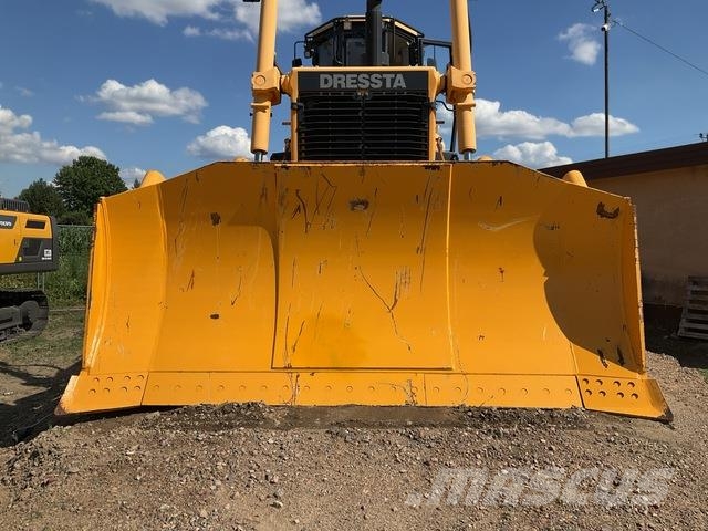 Dressta TD25M Buldozer sobre oruga