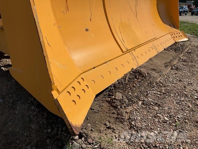 Dressta TD25M Buldozer sobre oruga